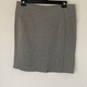 New York & Company Black and White Women’s Skirt Size XL